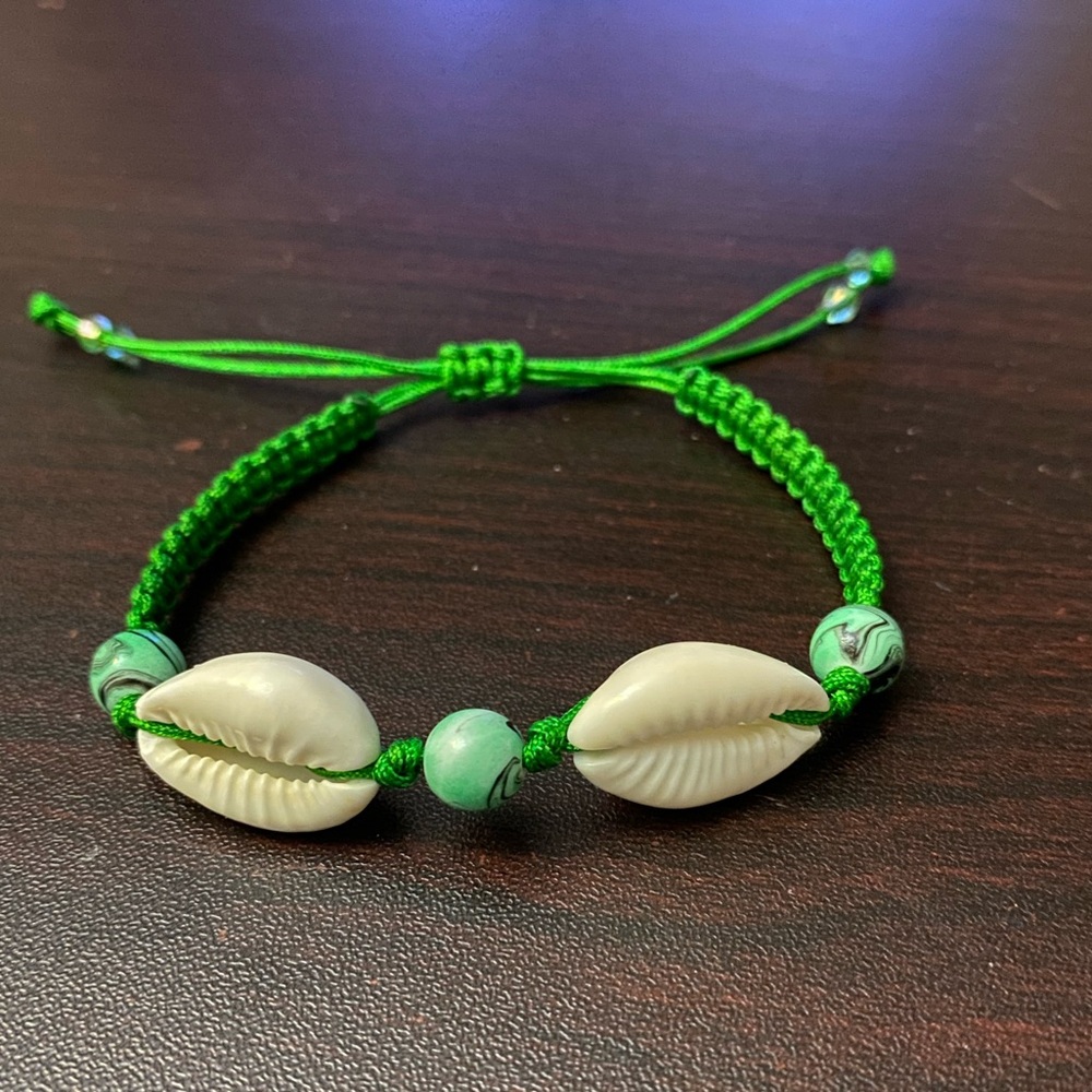 Green and Cream Natural Shell friendship Macrame knotting Women's Bracelet